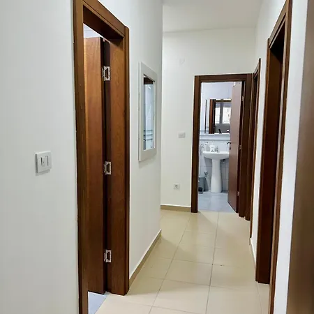 アパート Roomy Lux Apartmant ポドゴリツァ